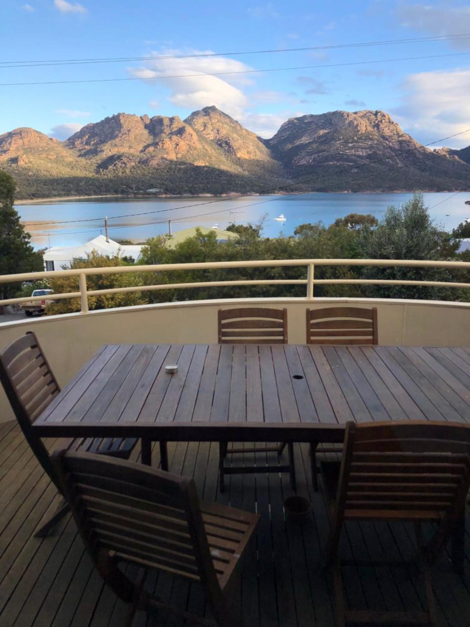 Freycinet Beach House Коулс-Бей Экстерьер фото