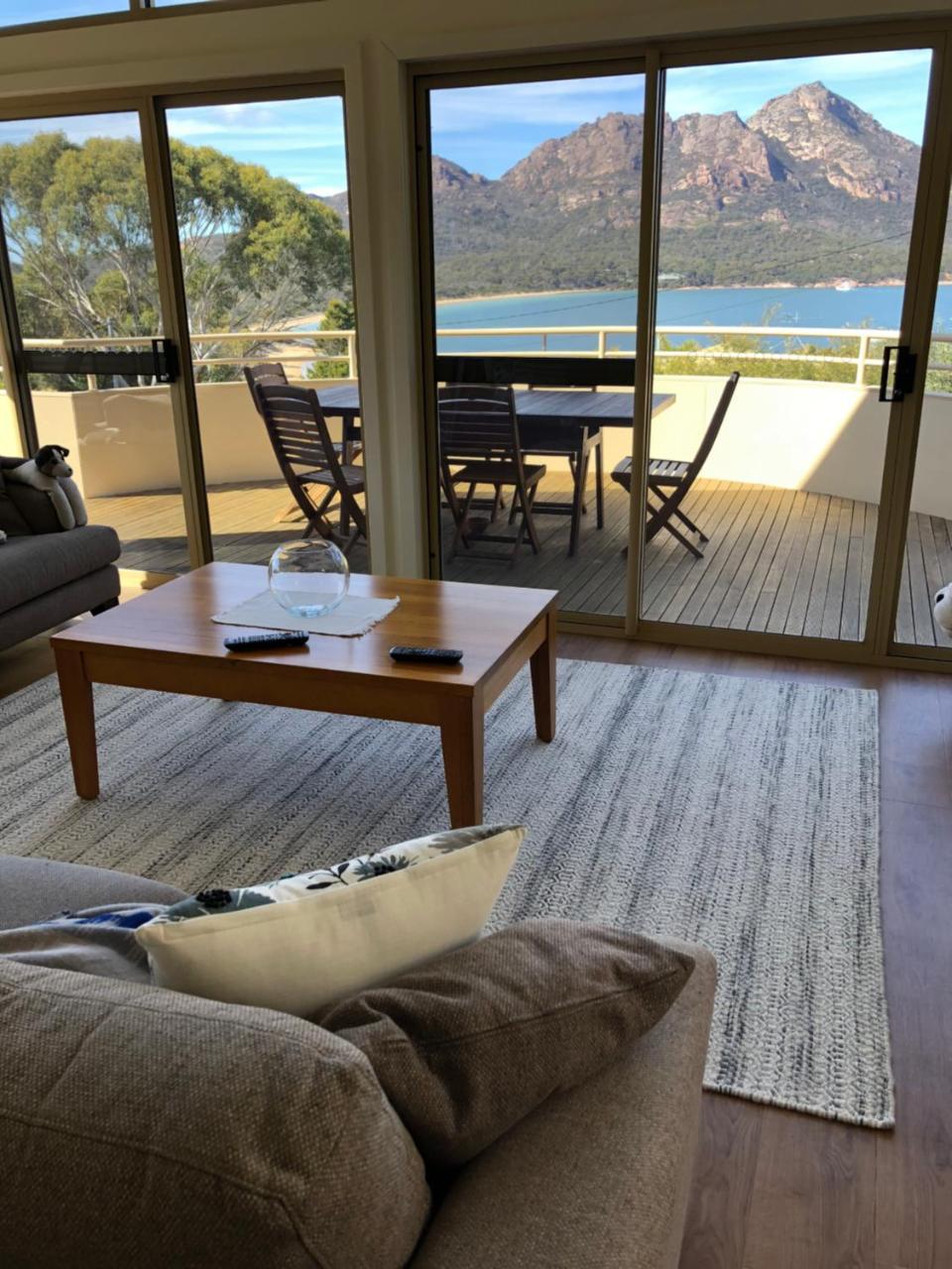 Freycinet Beach House Коулс-Бей Экстерьер фото