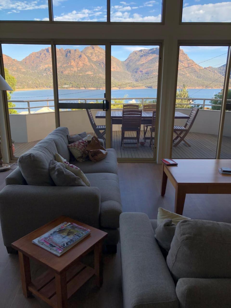 Freycinet Beach House Коулс-Бей Экстерьер фото